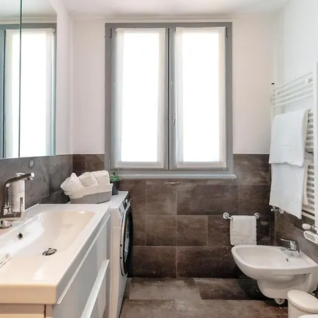 Residenza Di Luce - By Myhomeincomo Apartamento